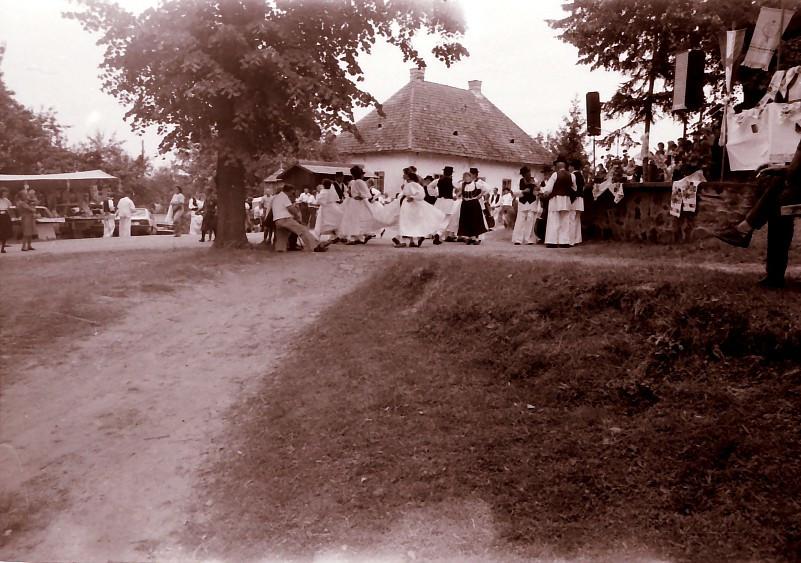 Izložba Zapovijedi pod lipom u Mikloušu