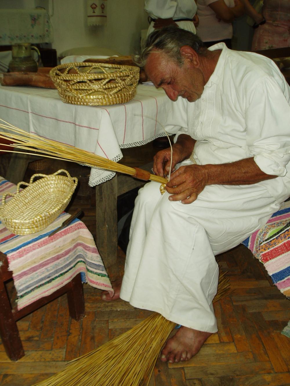 Izložba Zapovijedi pod lipom u Mikloušu